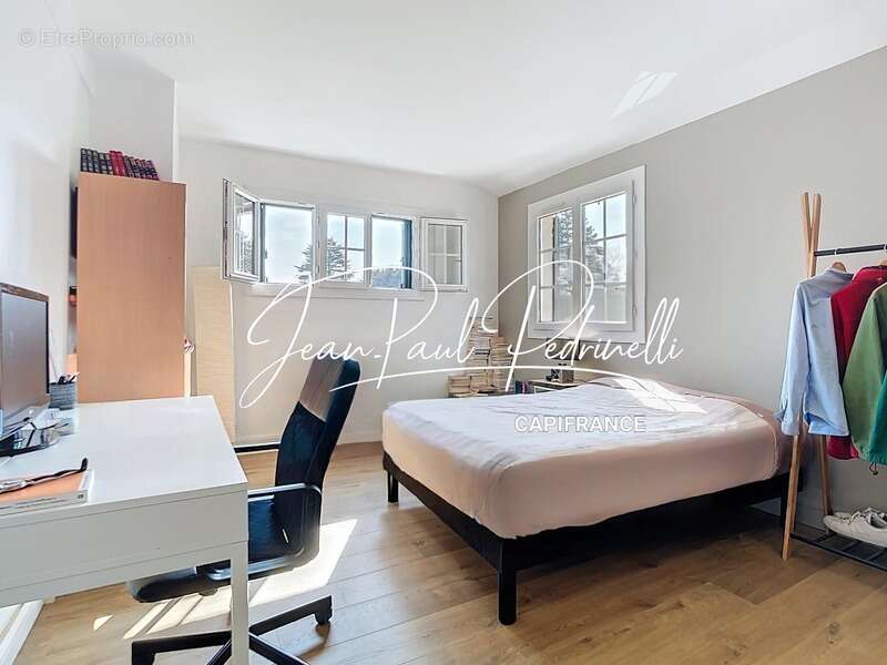 Maison à SAINT-GENIS-LAVAL