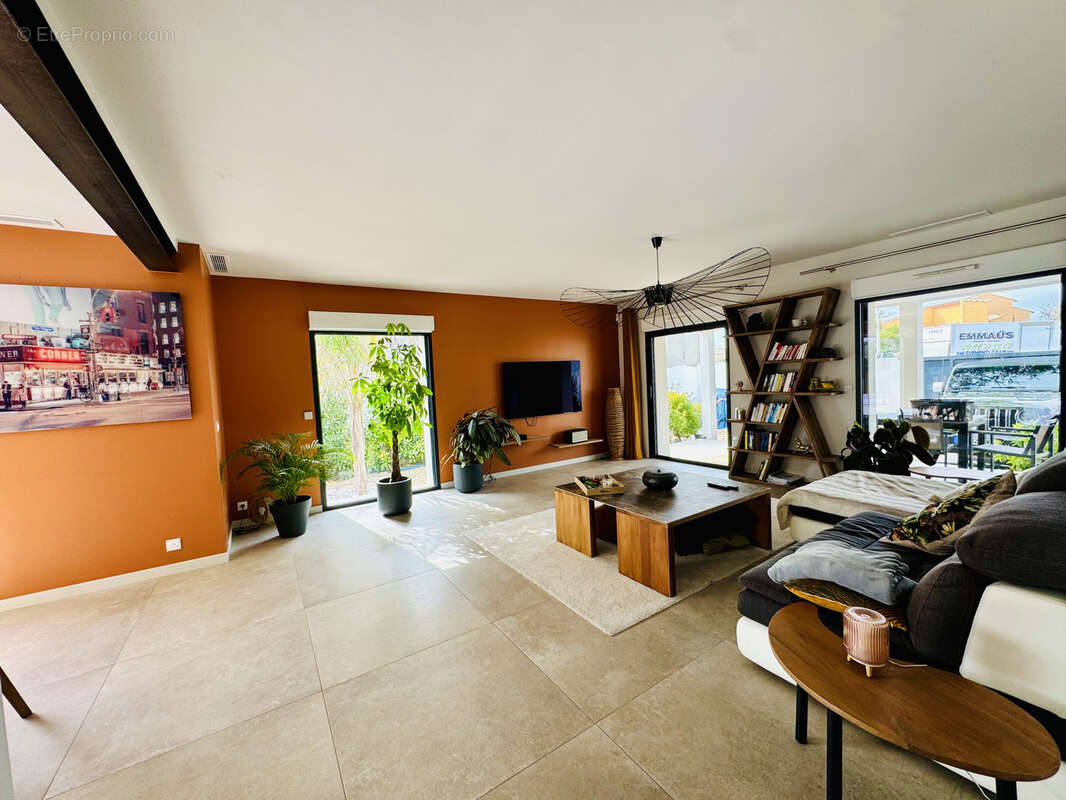 Villa contemporaine plain pied 140m2 - lattes centre, piscine, jardin, a proximite des commerces et transports - photo 3