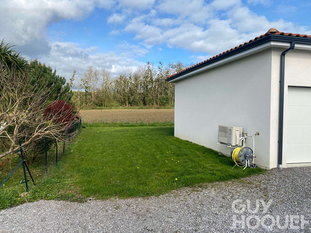 Maison à CARRESSE-CASSABER