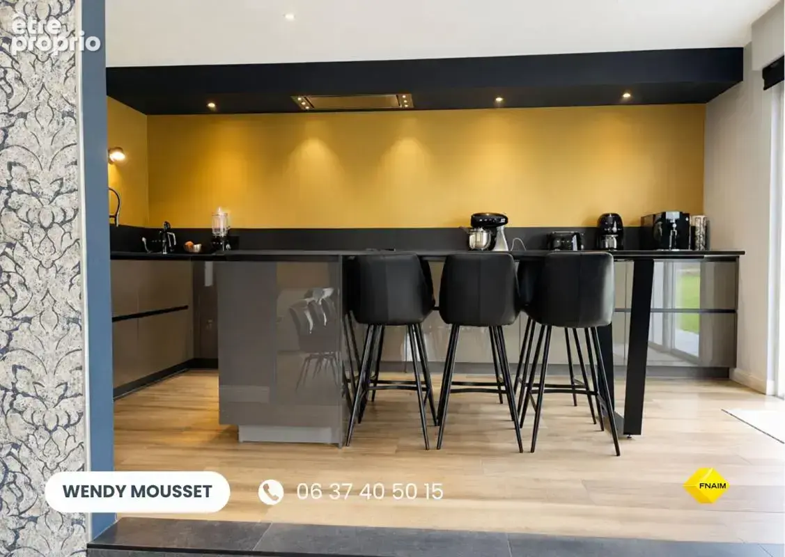 Maison de standing de 285 m² avec sous-sol - Aux portes de Vannes - photo 5