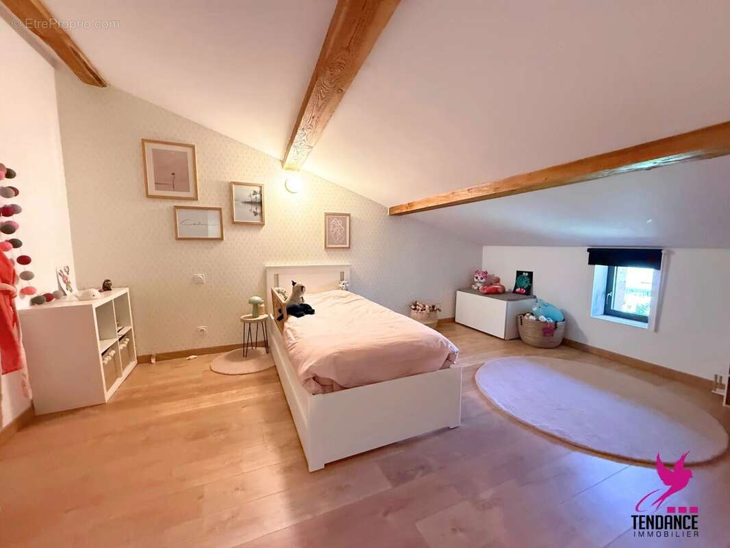 Maison à MONTAIGUT-SUR-SAVE