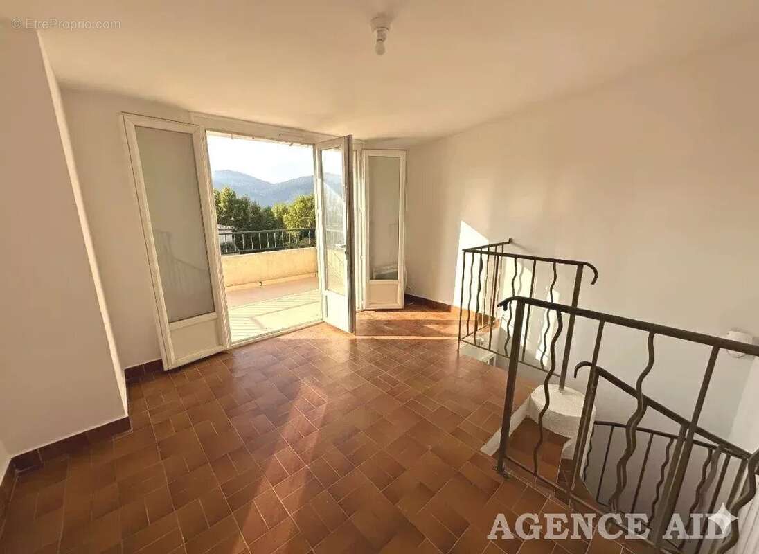 Appartement à CUGES-LES-PINS