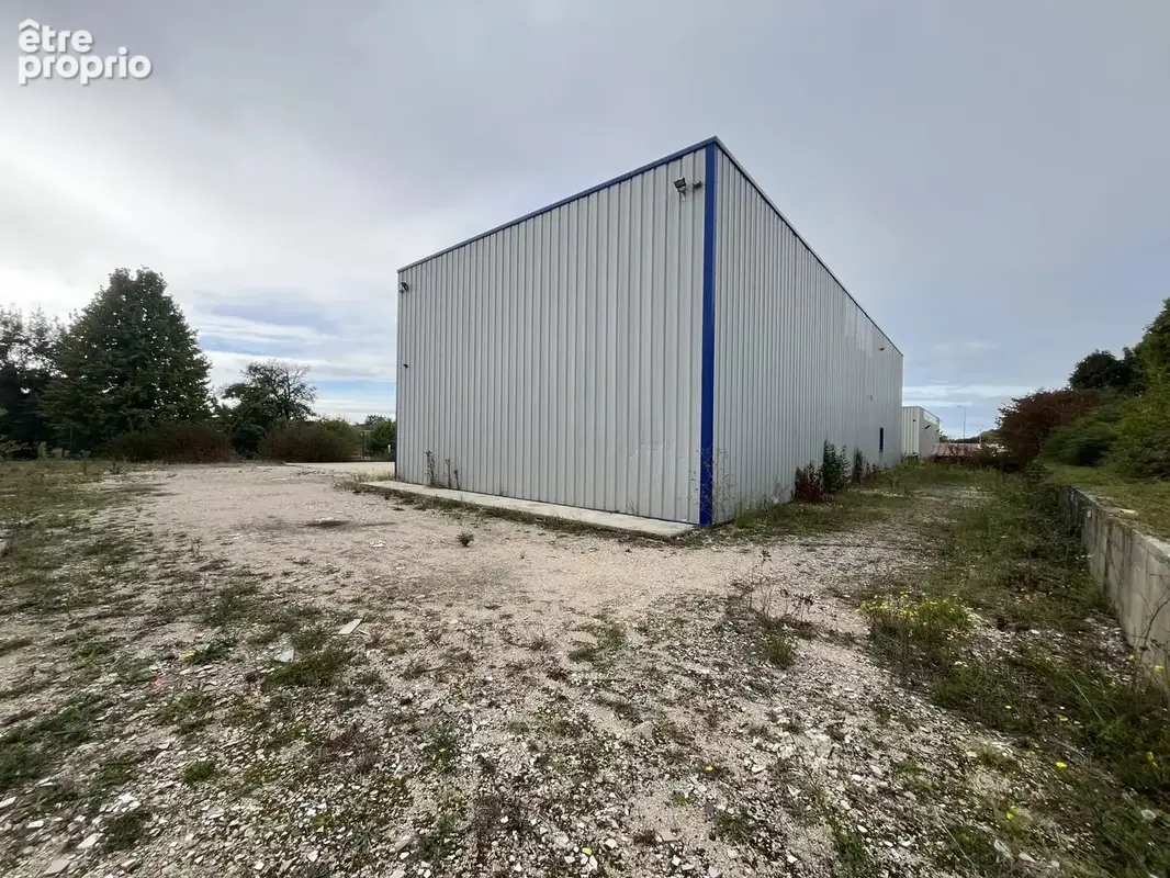 Local d'activite 305 m² - photo 11