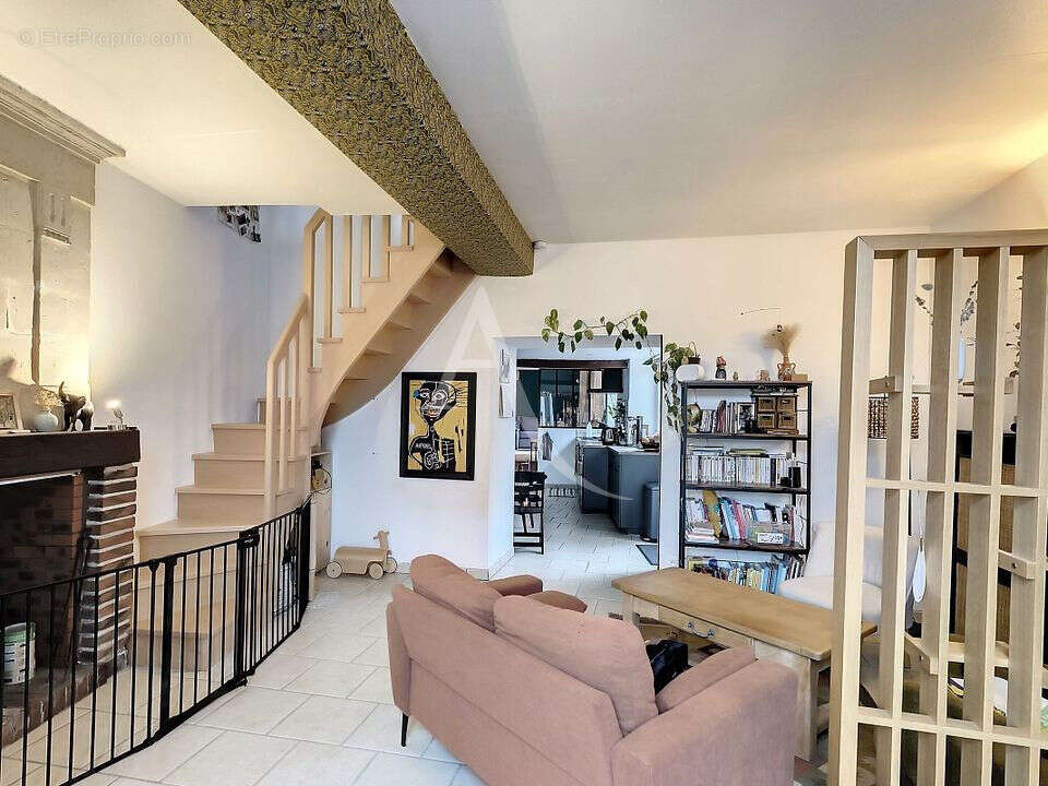 Maison à FENEU
