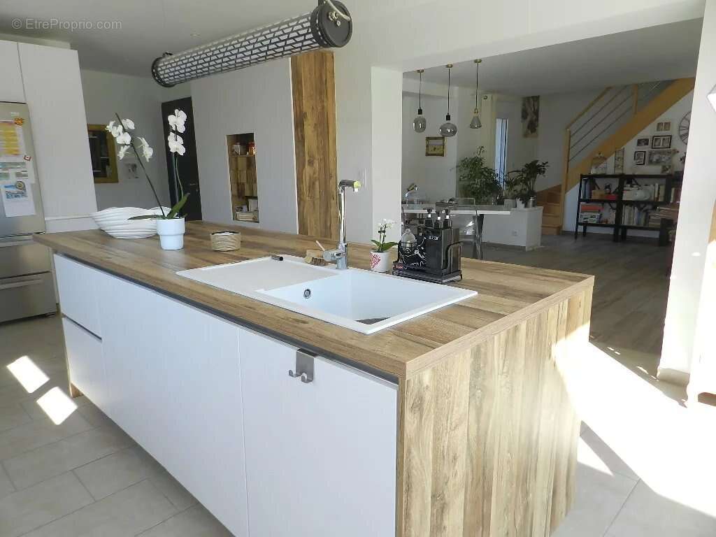 Maison à SAINT-PIERRE-SUR-DIVES