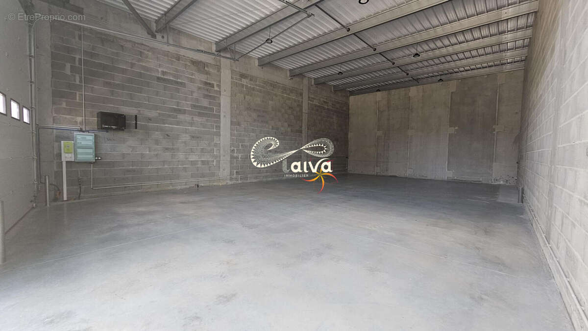 Commerce 178 m² à Miniac-Morvan  - photo 6