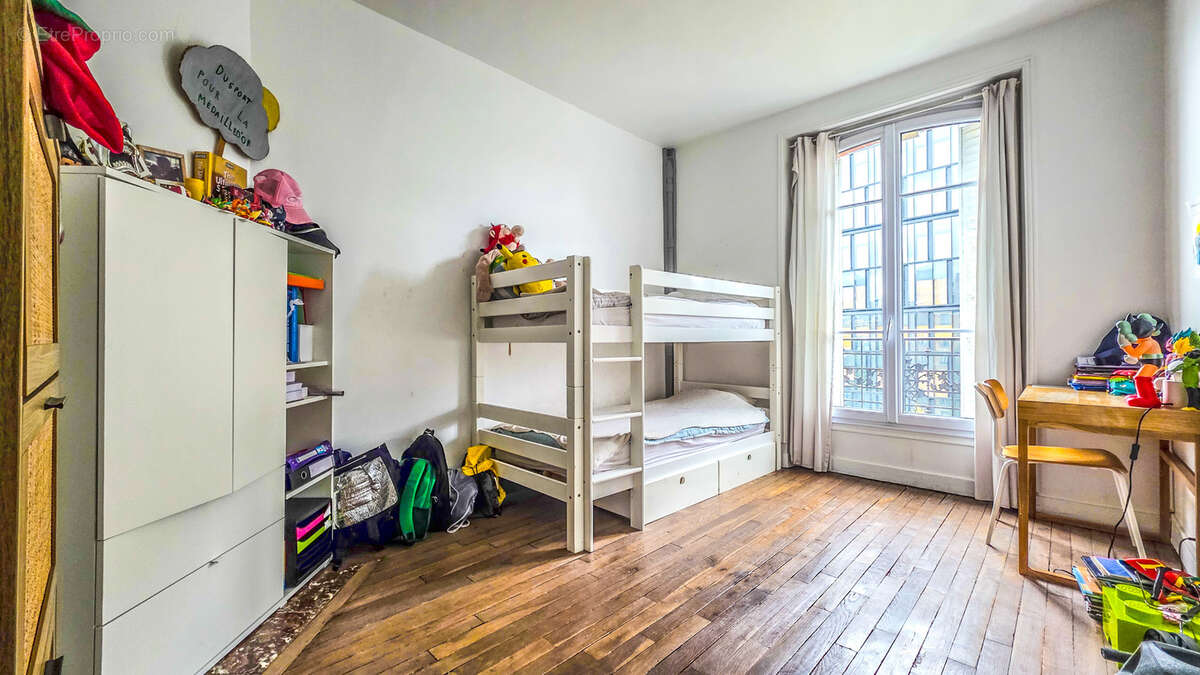 Appartement à LA GARENNE-COLOMBES