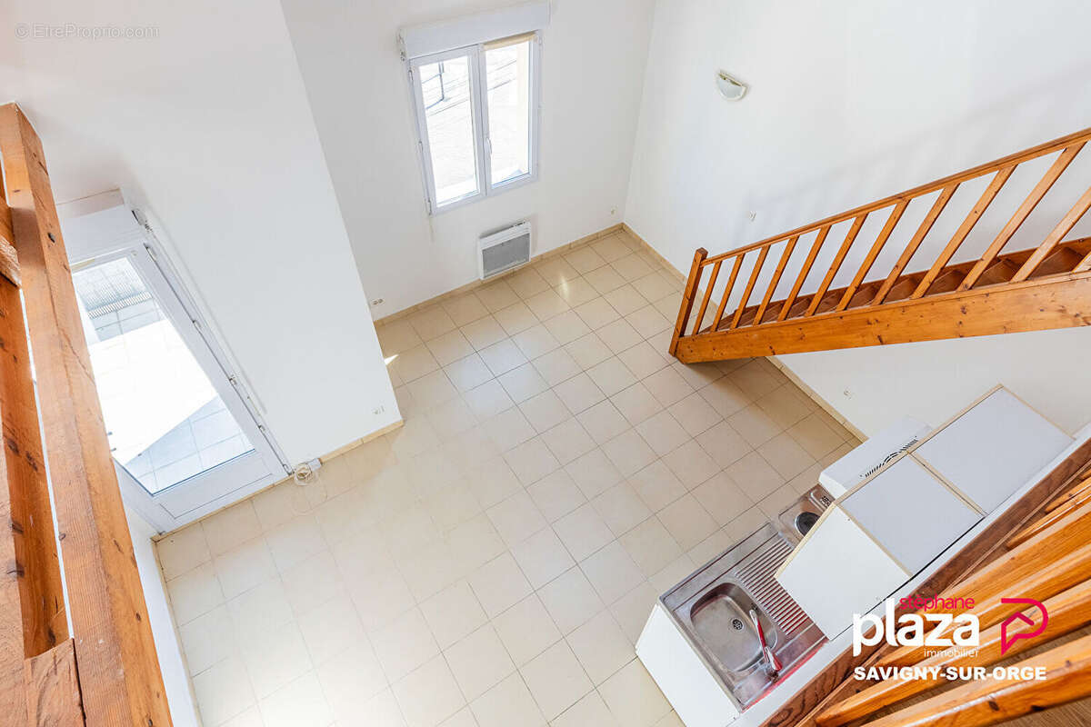 Appartement 3 pièces, 2 chambres, deux stationnements et un balcon - photo 2