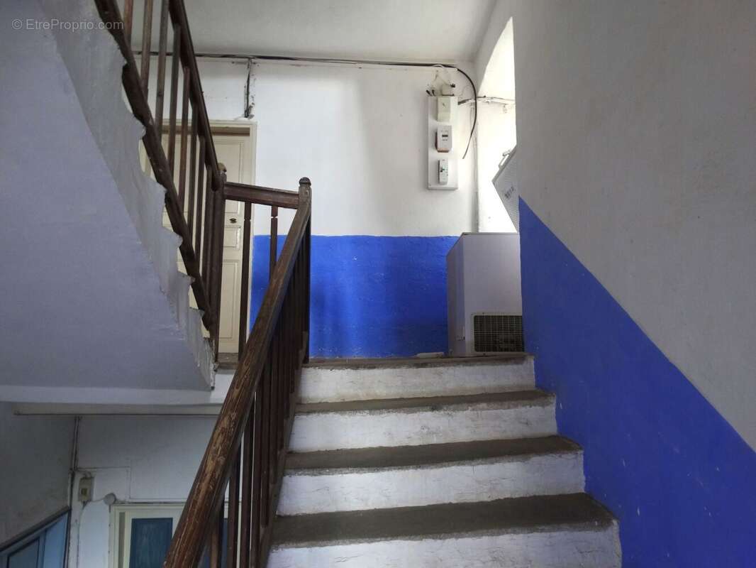 montée d'escalier - Maison à CANARI