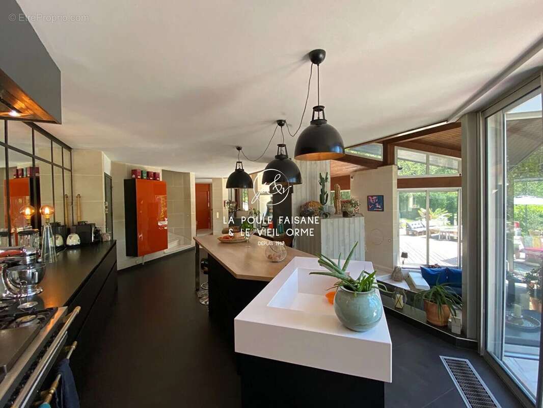 Maison à SAINT-REMY-L&#039;HONORE