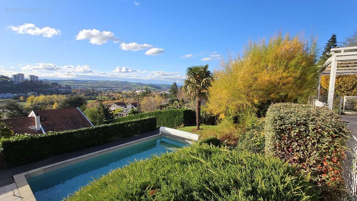 Maison à SAINT-PRIEST-EN-JAREZ