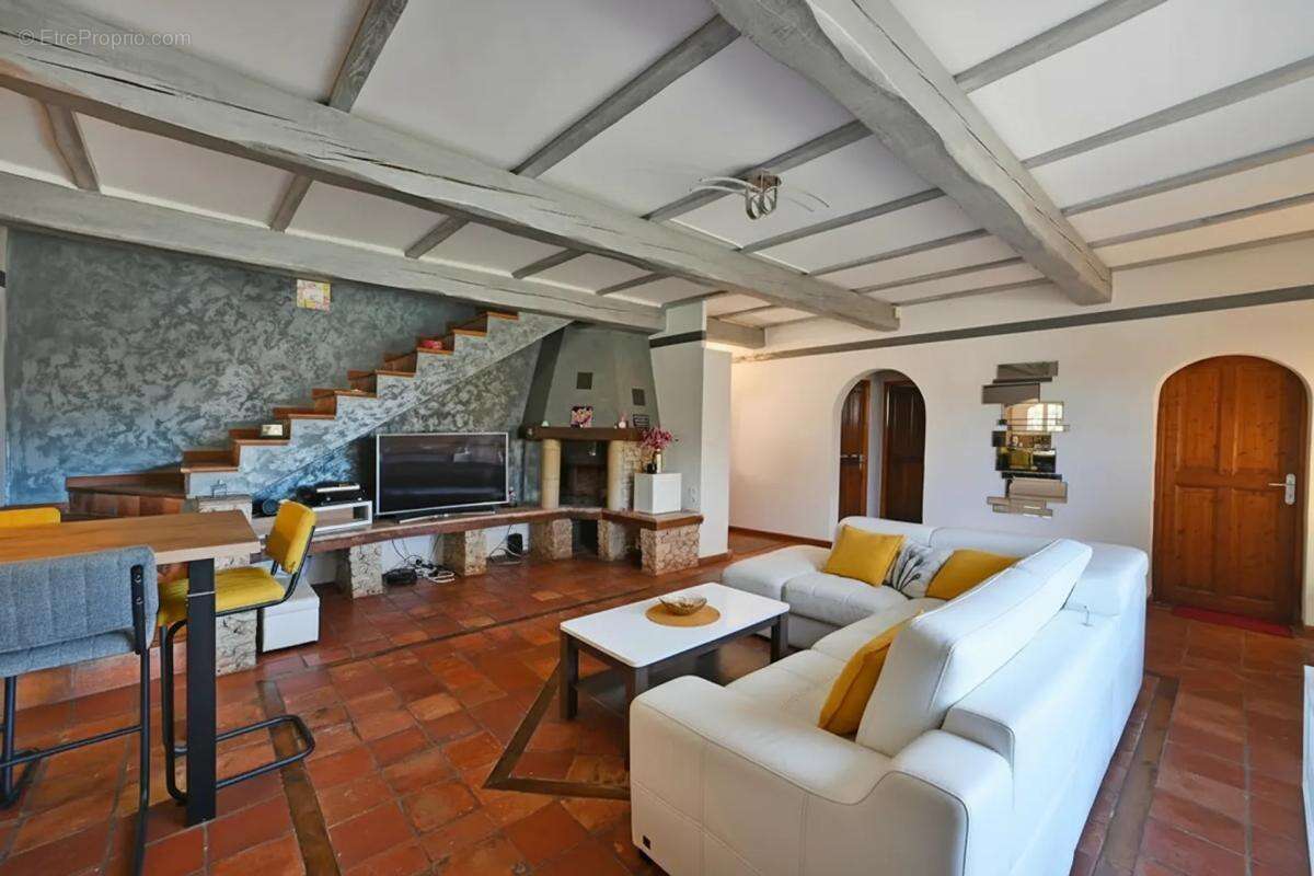 Maison à BOISSET-ET-GAUJAC