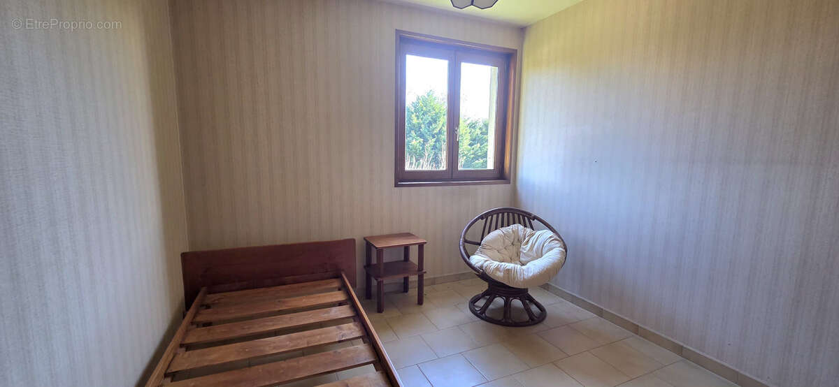 Maison familiale avec 6 chambres et grand terrain - photo 15