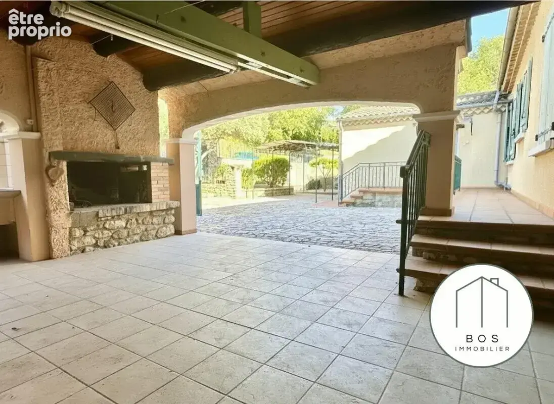 Villa avec piscine et garage - photo 11
