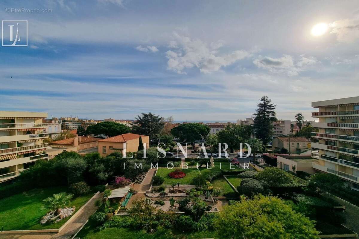 Appartement à VALLAURIS