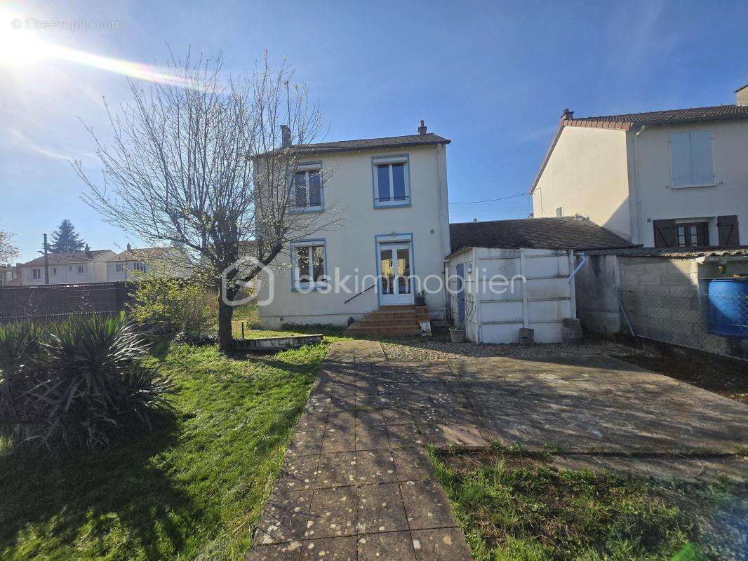 Maison à VARENNES-VAUZELLES