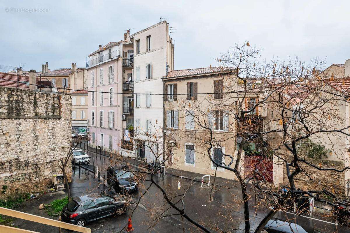 Appartement à MARSEILLE-3E