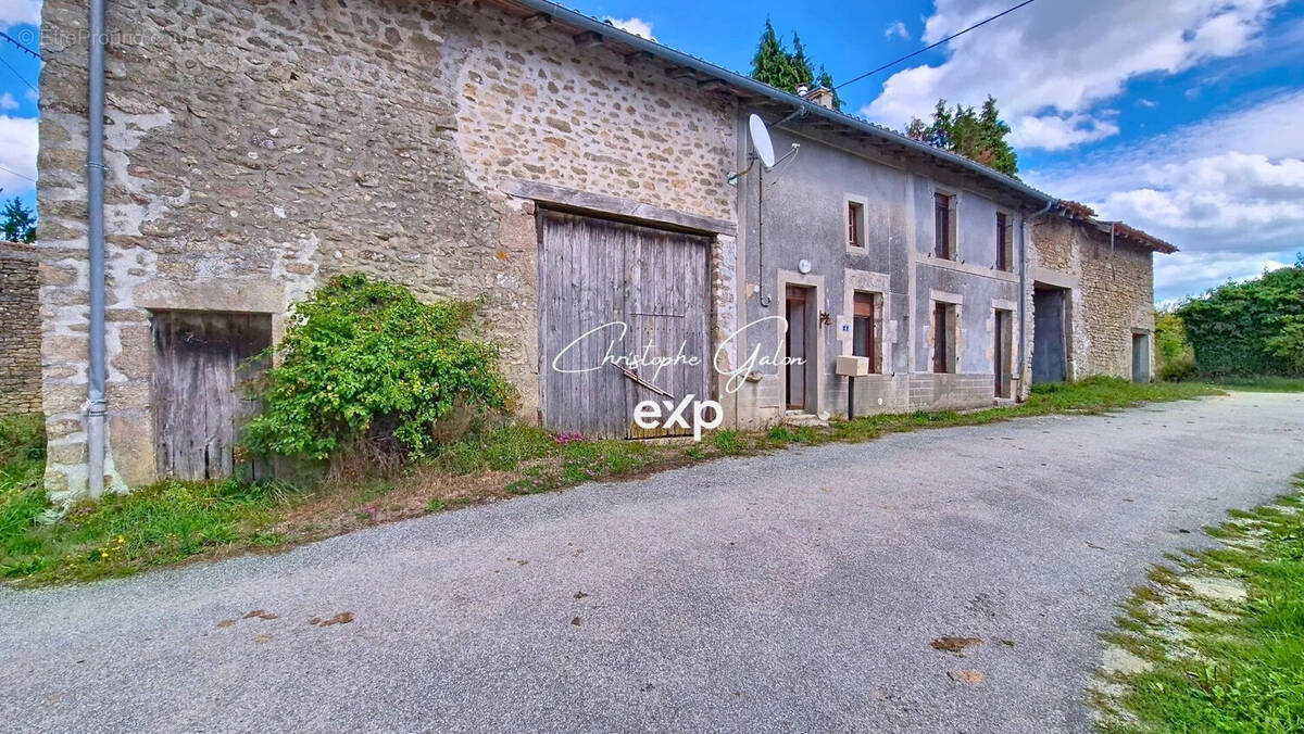 Maison à CHATEAUPONSAC