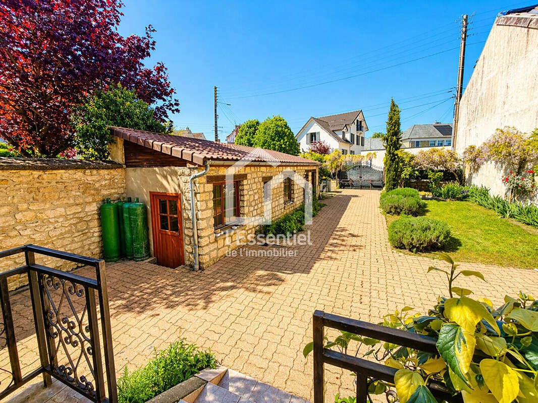 Maison à VERNEUIL-SUR-SEINE