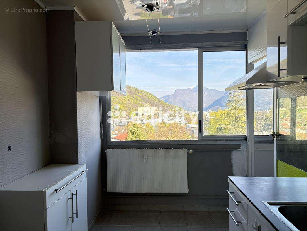 Appartement à SEYSSINET-PARISET