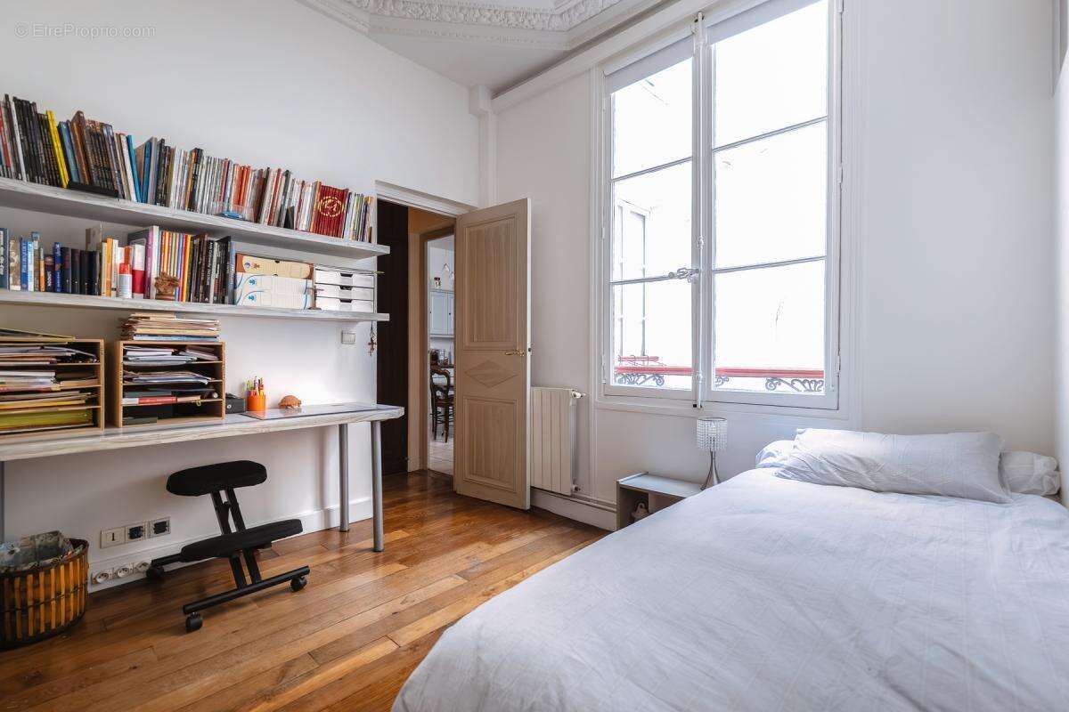 Appartement à PARIS-1E