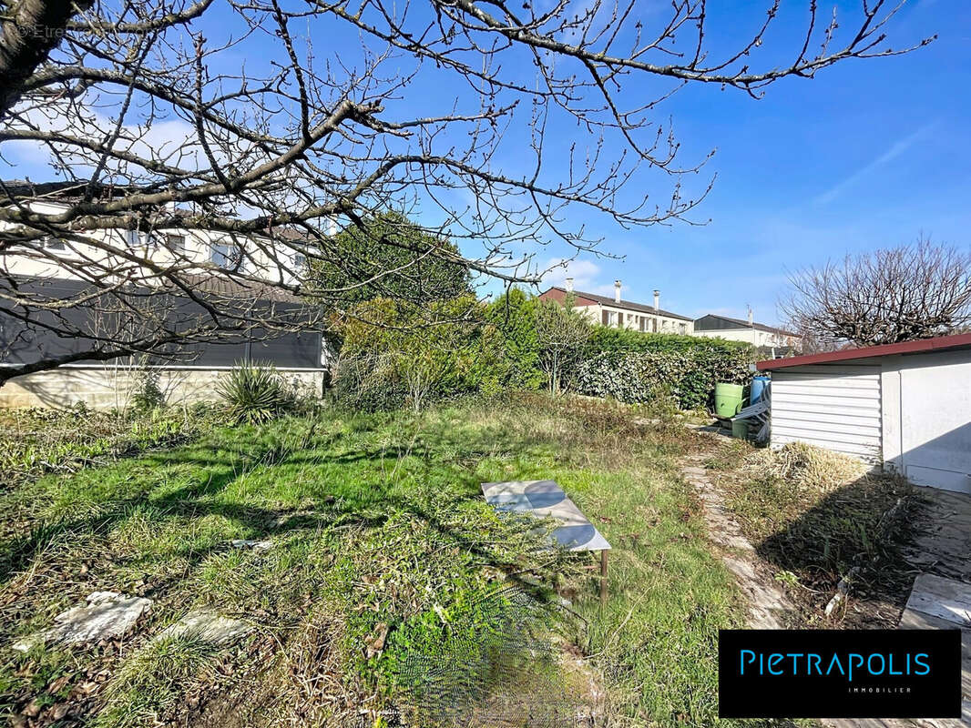 Côté jardin - Maison à BRIGNAIS