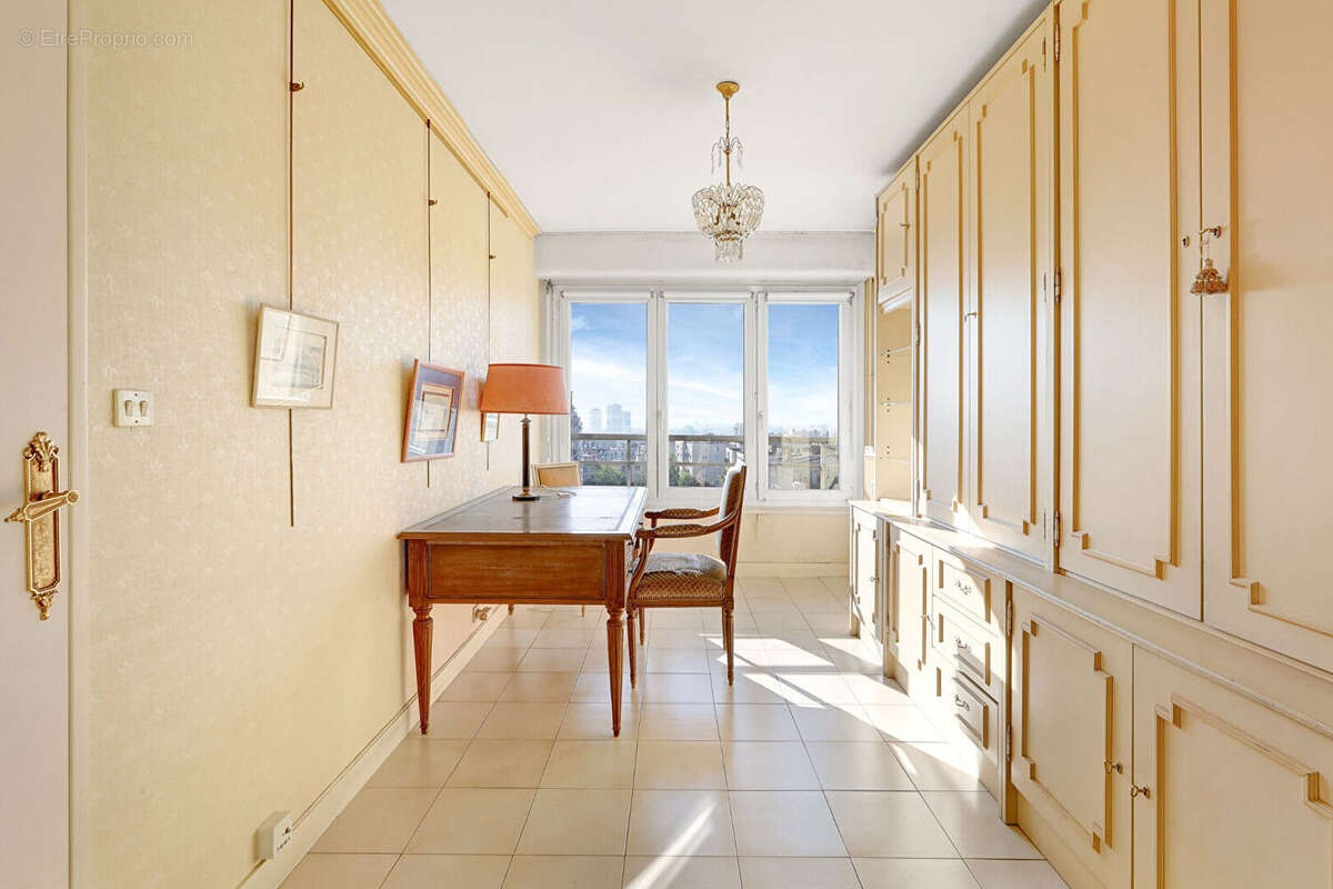 Appartement à PARIS-20E