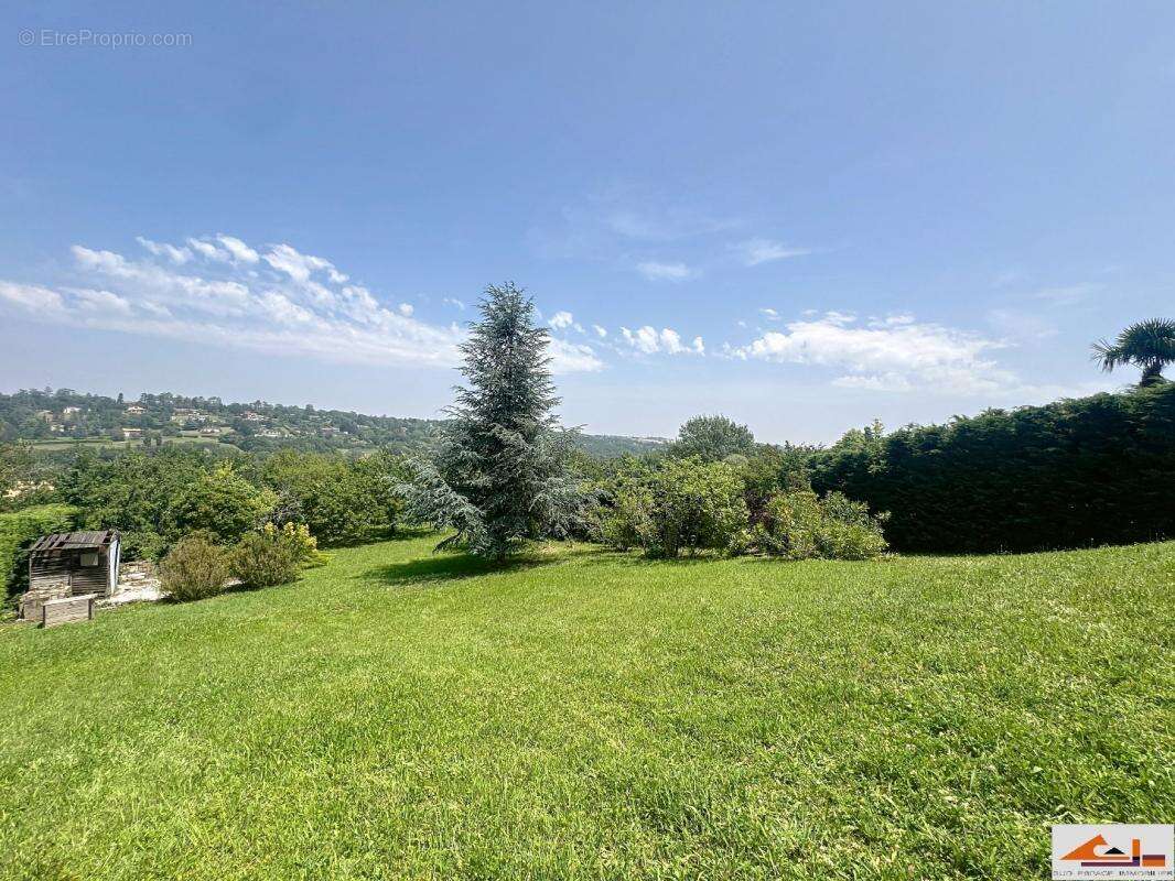 Terrain à LACROIX-FALGARDE