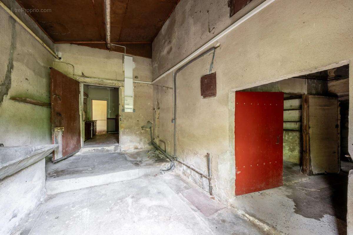 Maison à SAINT-MEDARD-DE-GUIZIERES