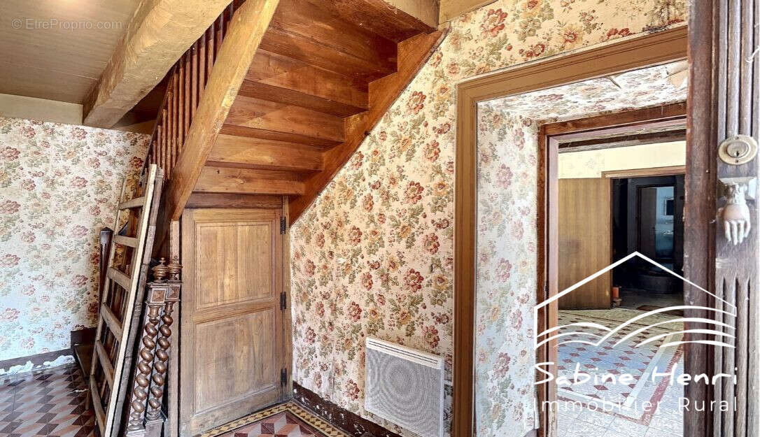 Maison à MIRANDOL-BOURGNOUNAC