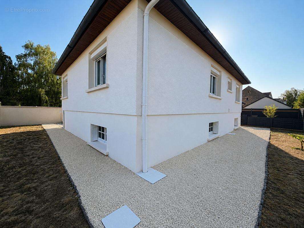 Maison sur sous sol rénovée à Nevers - photo 3