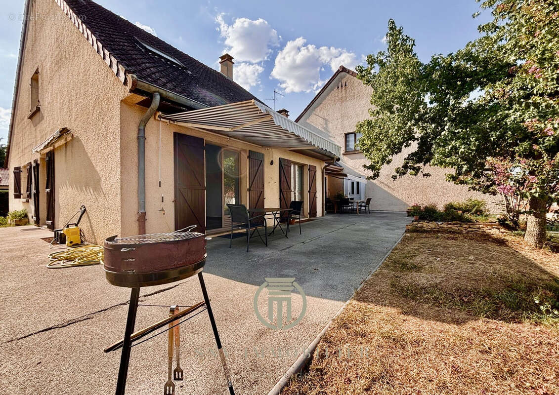 Grande propriété familiale de 357 m2 avec sous-sol de 300 m2 et potentiel de division, à 15 min de Paray-le-Mo - photo 30