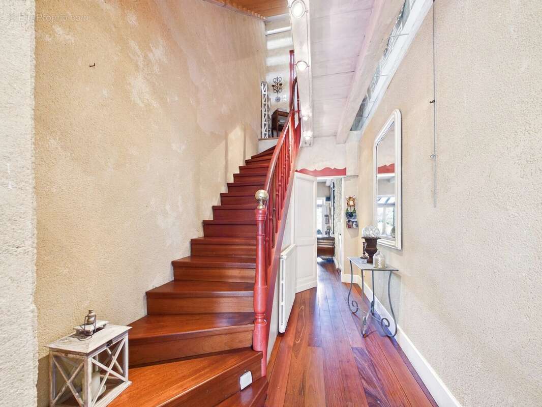 Maison de ville bourgeoise avec vue sur la rivière - photo 14