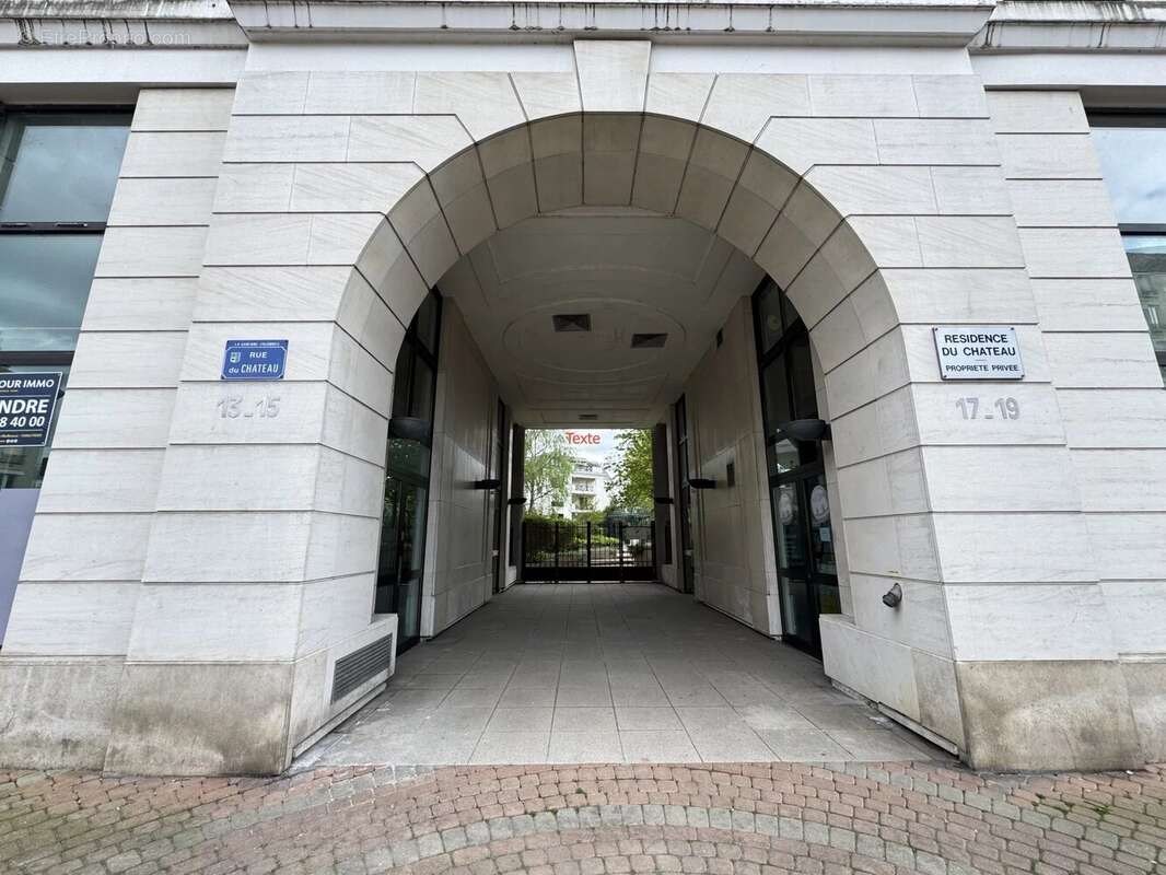 Commerce à LA GARENNE-COLOMBES