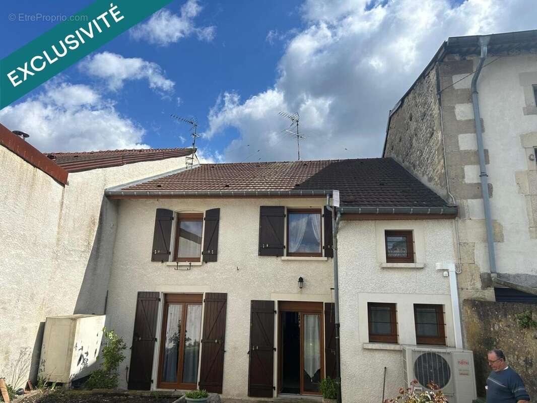 Photo 1 - Maison à TREVERAY