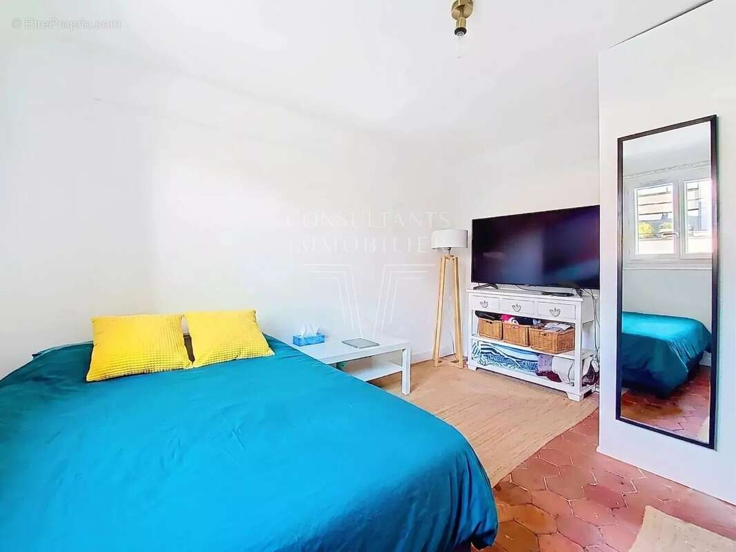 Appartement à PARIS-8E