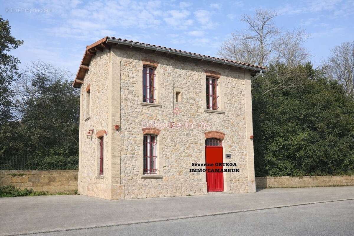 Maison à SAINT-LAURENT-D'AIGOUZE