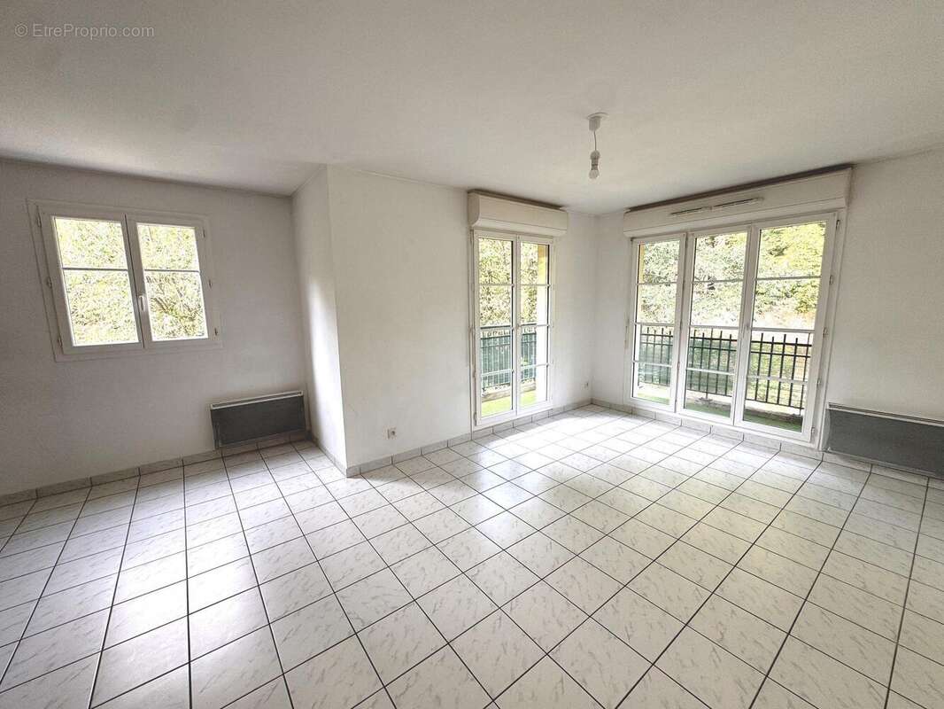 Appartement 59 m² à Fontenay-Le-Fleury  - photo 8