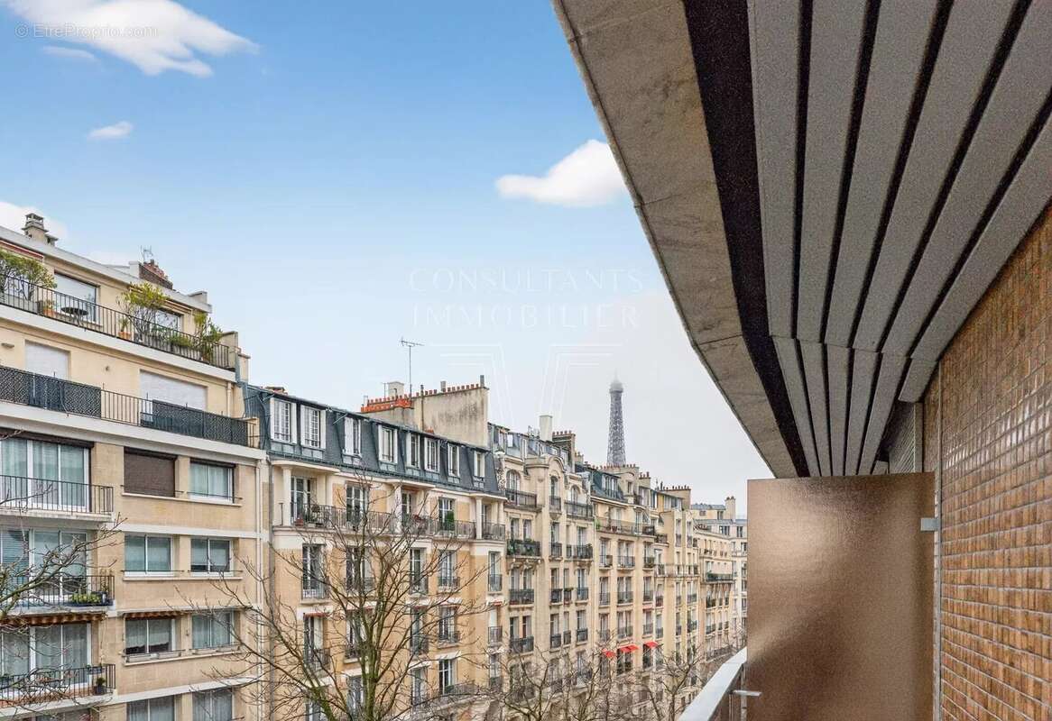 Appartement à PARIS-16E