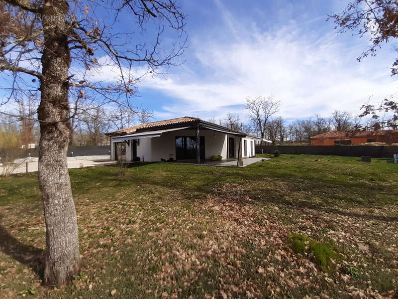 Maison à MONTDOUMERC