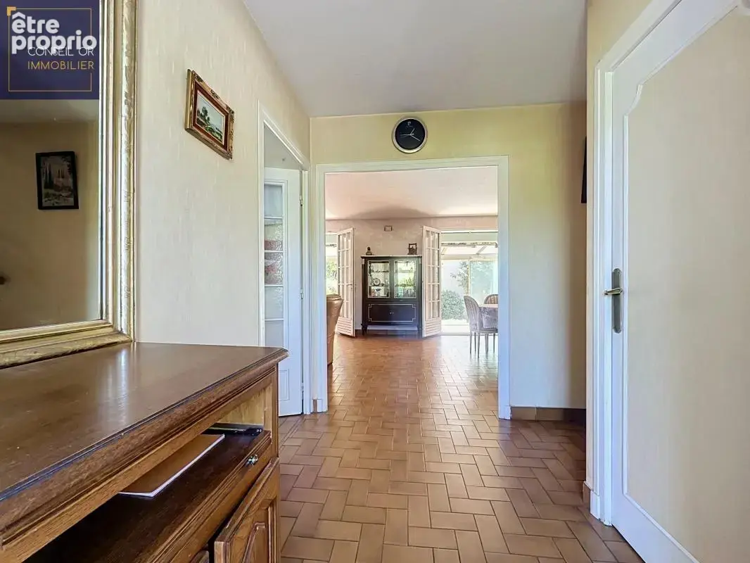 Maison Oullins 5 pièces 80 m² sur 600 m² de terrain avec terrasse et garage - photo 3