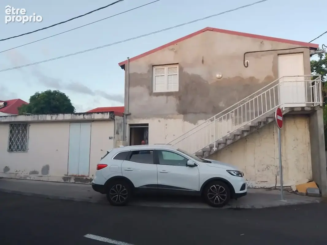  À VENDRE – Maison 2 niveaux à Baillif Guadeloupe, proche du centre et de toutes commodités - photo 2