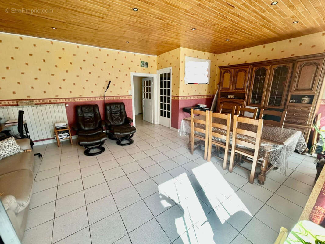 Maison à LES SALLES