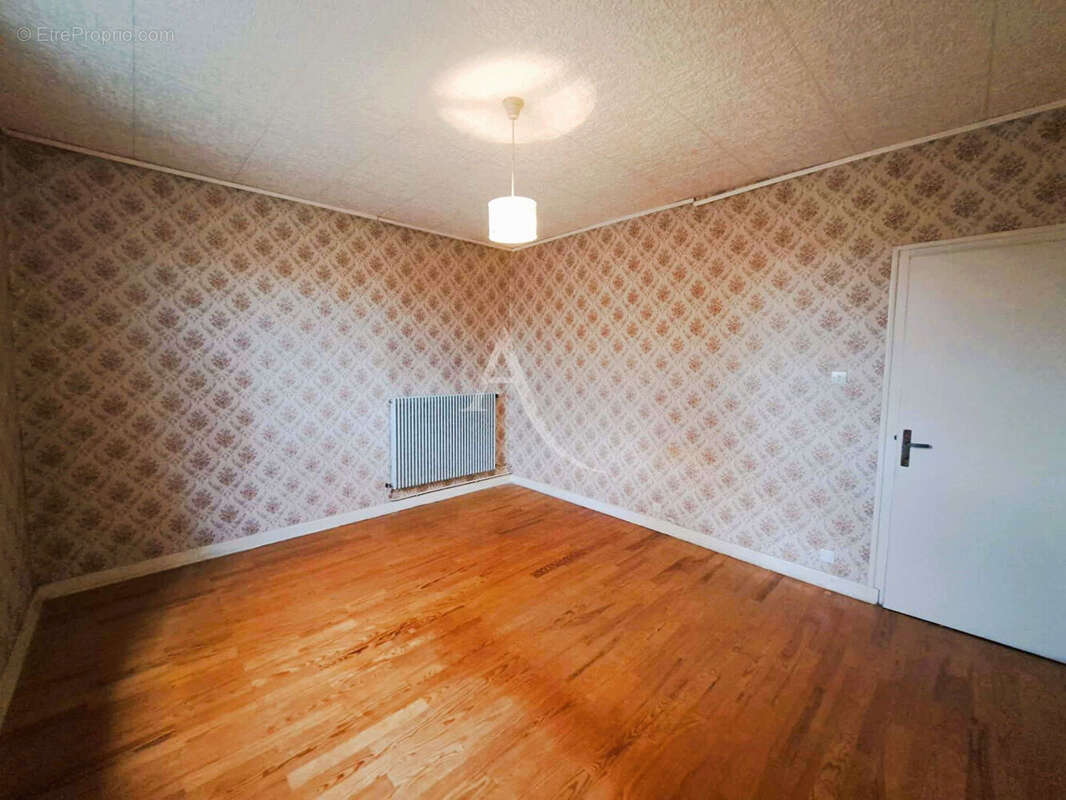 Maison à VILLENEUVE-DE-MARSAN