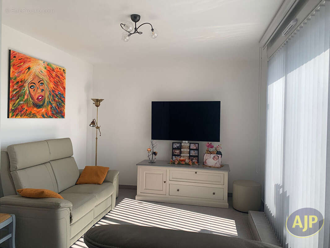 ST SEBASTIEN, T5 105 m² et 2 Garages - photo 4