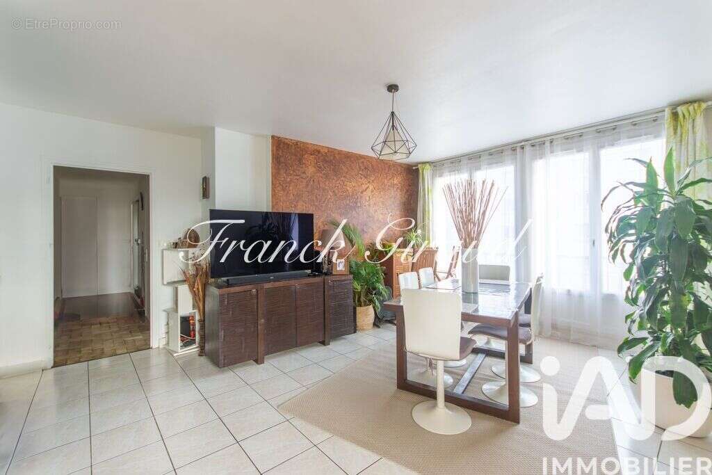 Photo 2 - Appartement à VIRY-CHATILLON