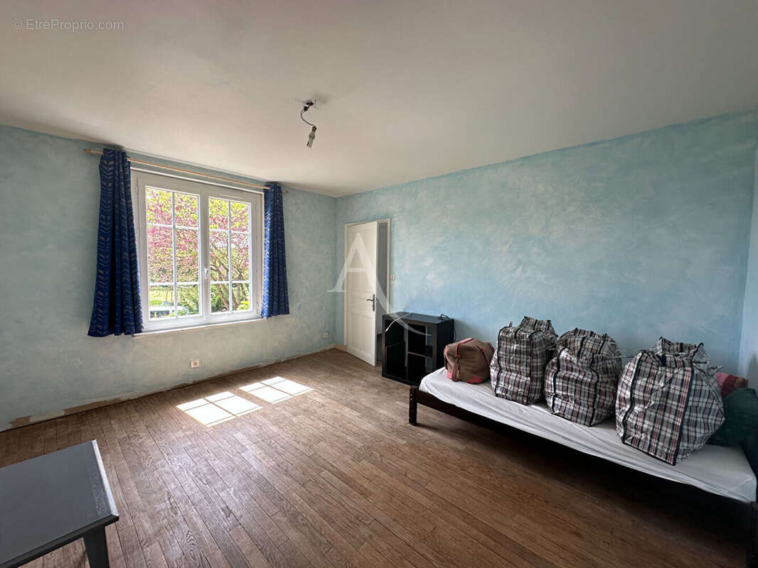 Maison à VALLIERES-LES-GRANDES