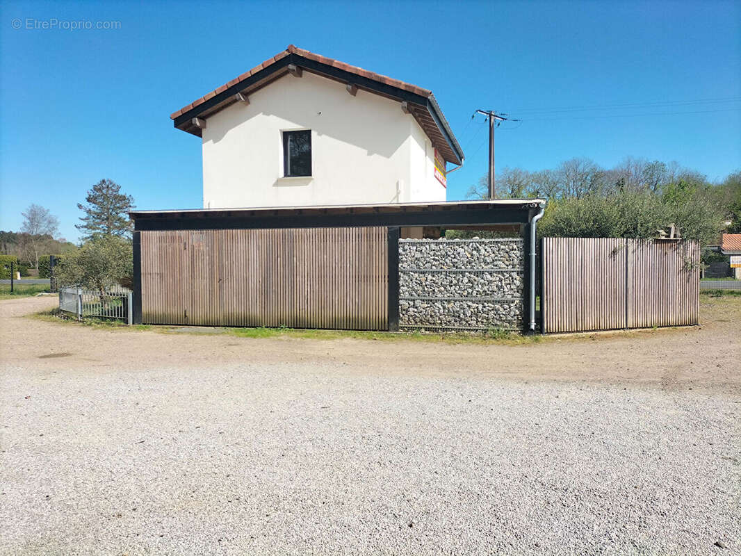 Commerce à LUCBARDEZ-ET-BARGUES