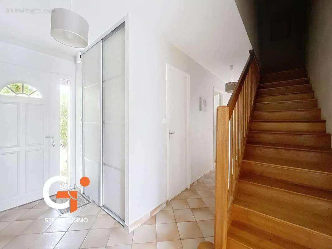 Maison à LE MESNIL-ESNARD