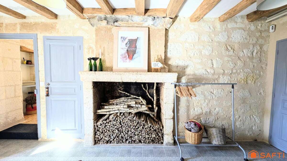 Photo 6 - Commerce à CHINON